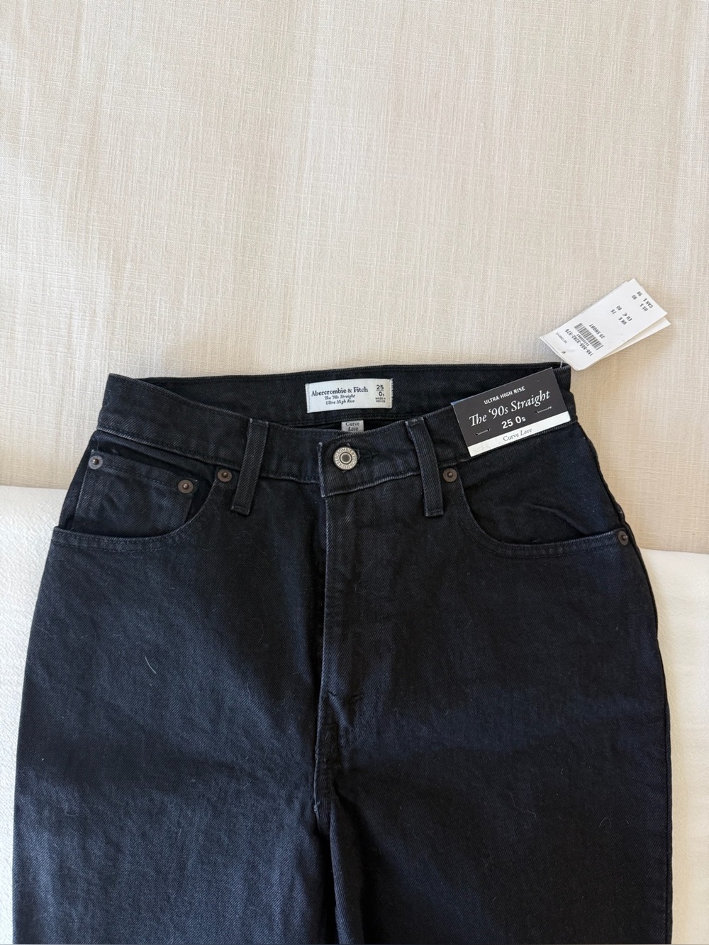 ABERCROMBIE BLACK STRAIGHT LEG JEANS
